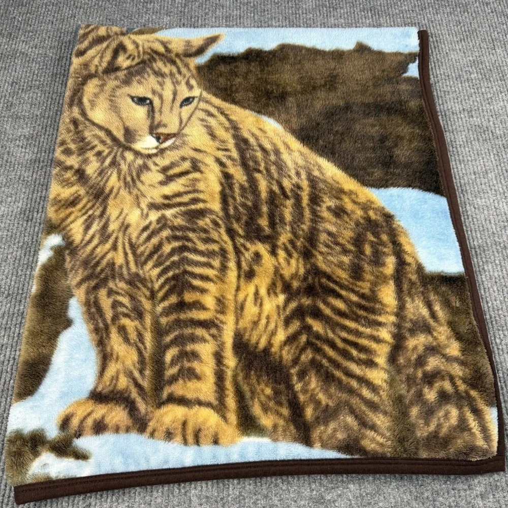 Throw Blanket Big Cat Wildlife Tiger Cougar Snow Plush Raschel Cabin Lodge Cozy